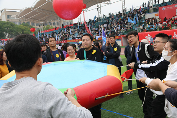 238f536303c048c485d26ca74616b94d.jpg 众星捧月.JPG